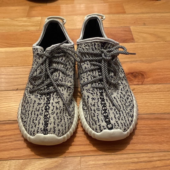 Yeezy Boost 350 Turtle Dove shoes size 8 bought from goat only worn twice - Picture 2 of 5